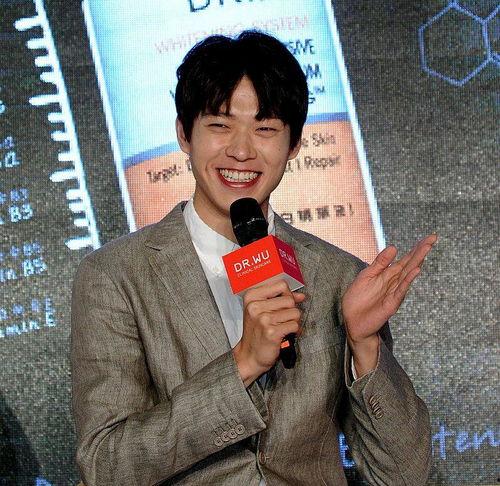 娱乐圈明星吃瓜第一线,揭秘明星幕后生活与八卦风云 第1张 娱乐圈明星吃瓜第一线,揭秘明星幕后生活与八卦风云 第1张